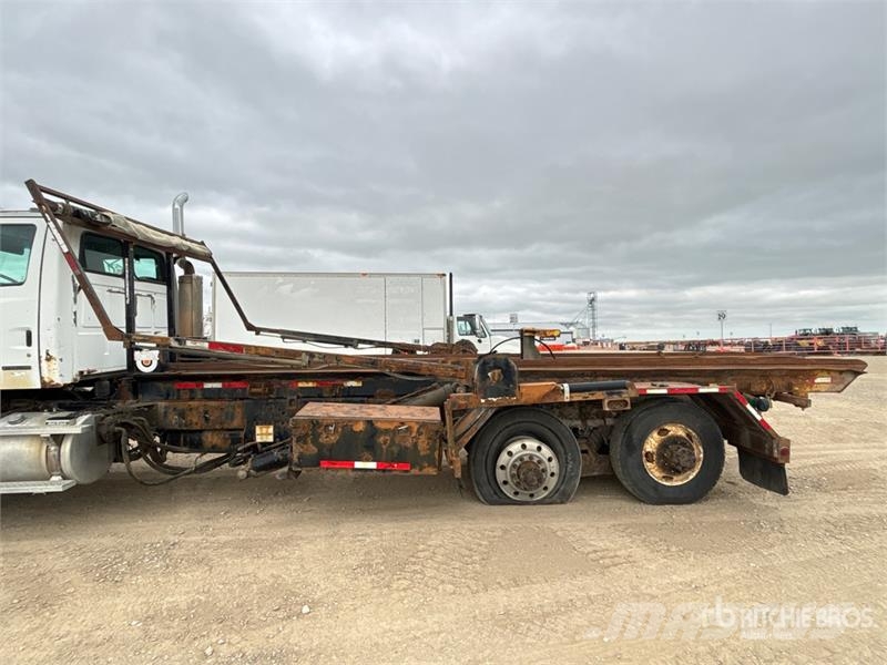 Sterling 6x4 Roll-Off Truck (Inoperable) Camiones portacubetas
