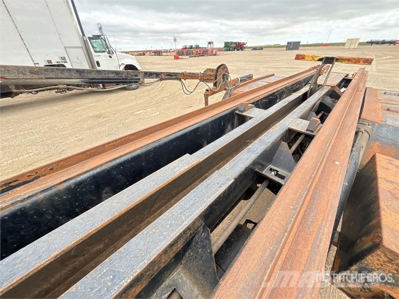 Sterling 6x4 Roll-Off Truck (Inoperable) Camiones portacubetas
