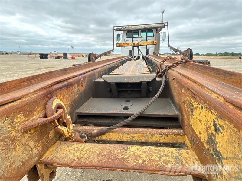 Sterling 6x4 Roll-Off Truck (Inoperable) Camiones portacubetas