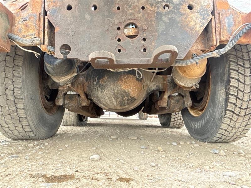Sterling 6x4 Roll-Off Truck (Inoperable) Camiones portacubetas