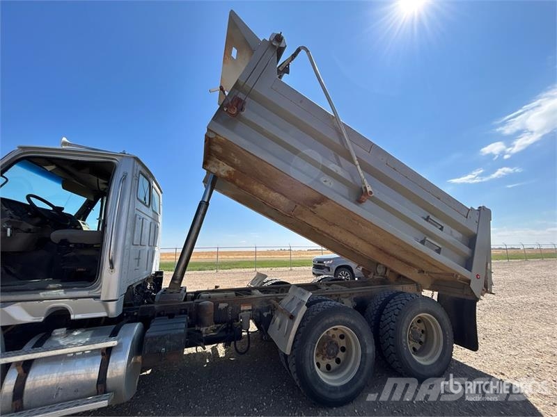 Sterling 6x4 T/A Dump Truck شاحنات قلابة