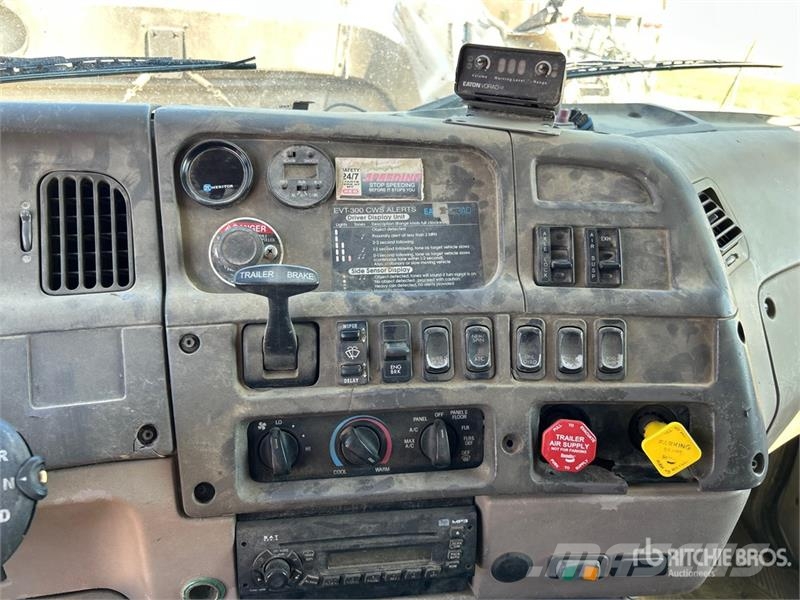 Sterling 6x4 T/A Dump Truck شاحنات قلابة