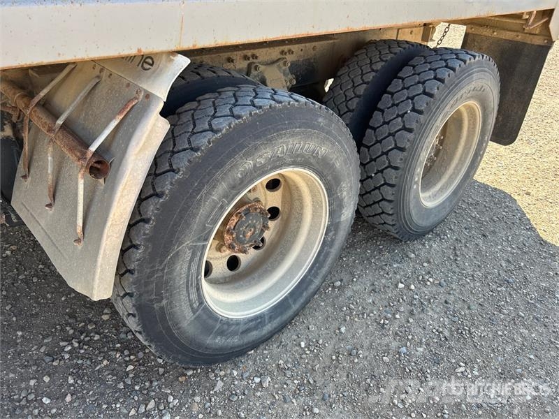 Sterling 6x4 T/A Dump Truck شاحنات قلابة