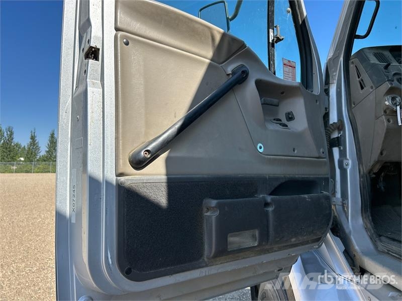 Sterling 6x4 T/A Dump Truck شاحنات قلابة