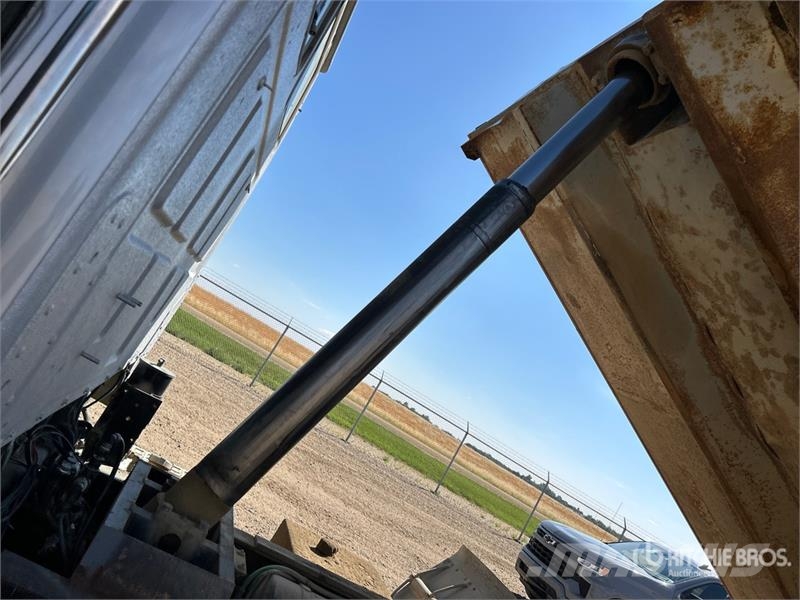 Sterling 6x4 T/A Dump Truck شاحنات قلابة