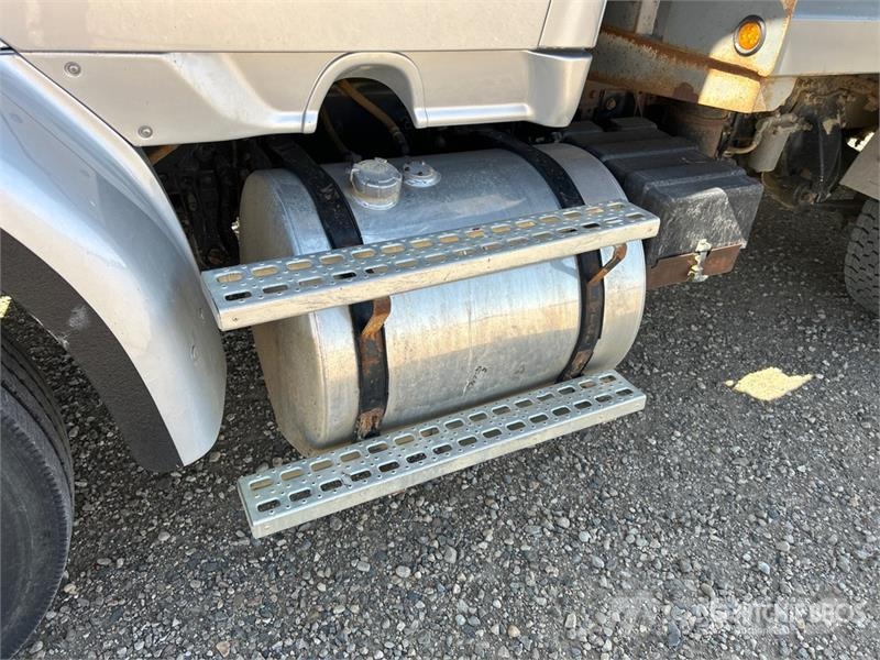 Sterling 6x4 T/A Dump Truck شاحنات قلابة