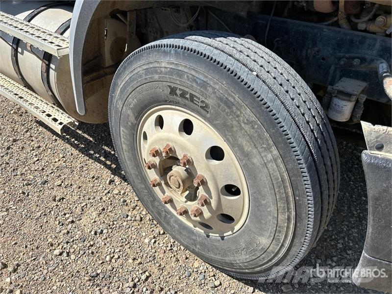 Sterling 6x4 T/A Dump Truck شاحنات قلابة