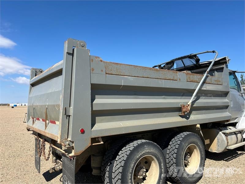 Sterling 6x4 T/A Dump Truck شاحنات قلابة