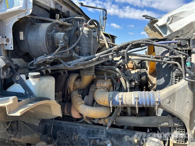 Sterling 6x4 T/A Dump Truck شاحنات قلابة