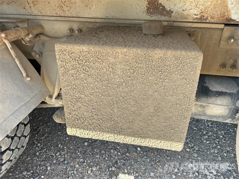 Sterling 6x4 T/A Dump Truck شاحنات قلابة