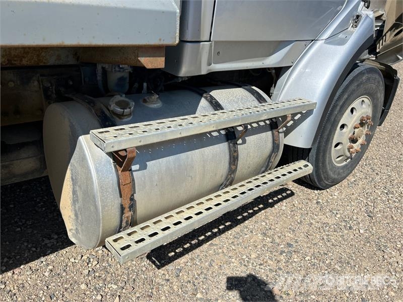 Sterling 6x4 T/A Dump Truck شاحنات قلابة