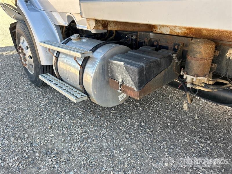 Sterling 6x4 T/A Dump Truck شاحنات قلابة