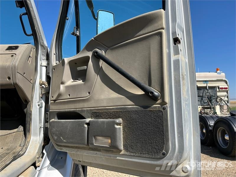 Sterling 6x4 T/A Dump Truck شاحنات قلابة