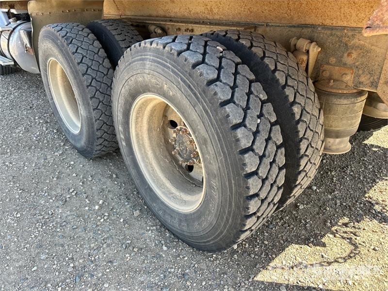 Sterling 6x4 T/A Dump Truck شاحنات قلابة