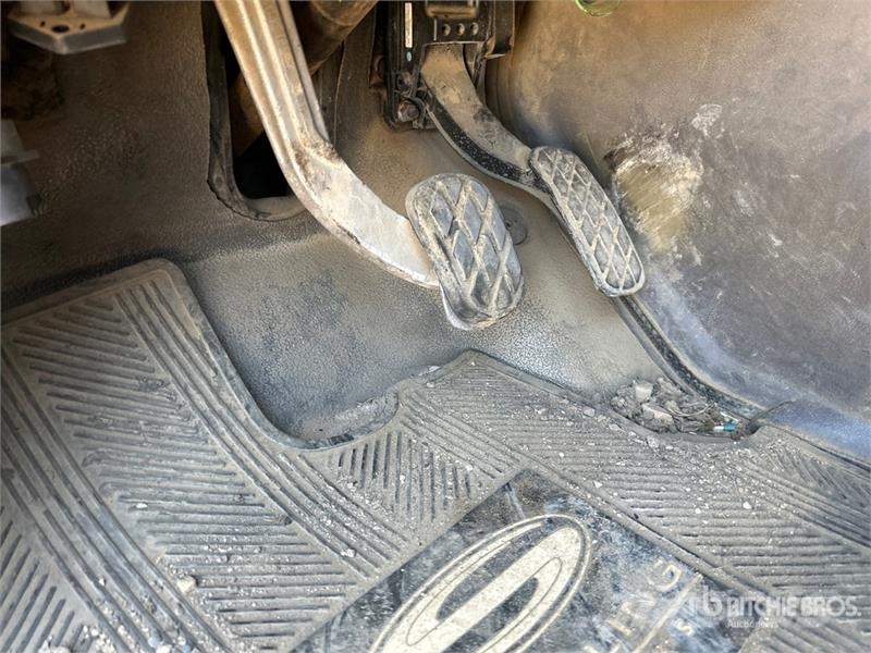 Sterling 6x4 T/A Dump Truck شاحنات قلابة