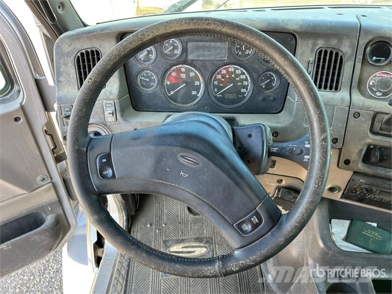 Sterling 6x4 T/A Dump Truck شاحنات قلابة