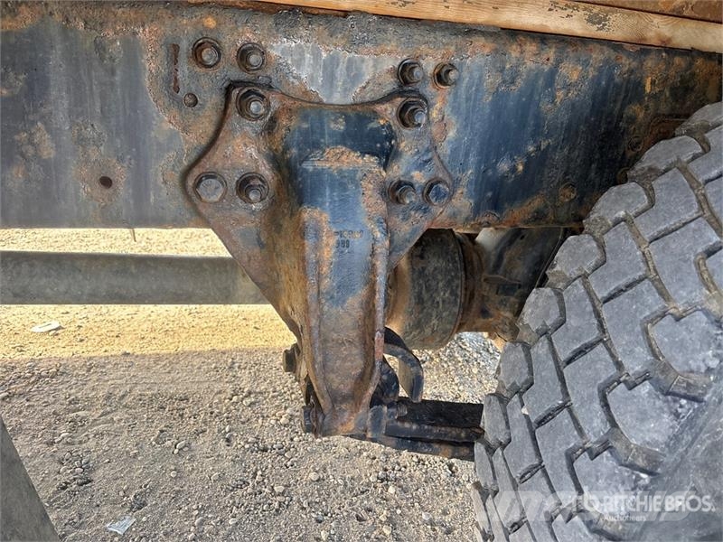 Sterling Acterra 4x2 Crew Cab Flatbed Truck Flakbilar