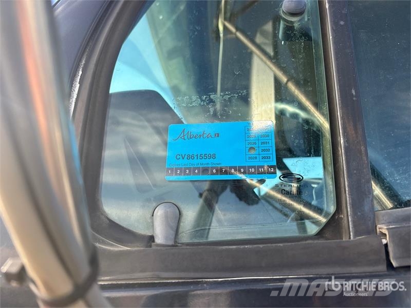 Sterling Acterra 4x2 Crew Cab Flatbed Truck Flakbilar