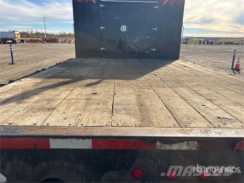 Sterling Acterra 4x2 Crew Cab Flatbed Truck Flakbilar