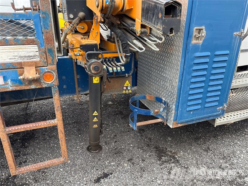 Sterling Effer 95 4S 7054 lb Knuckle Boom on Sterling Acte Kamioni sa kranom