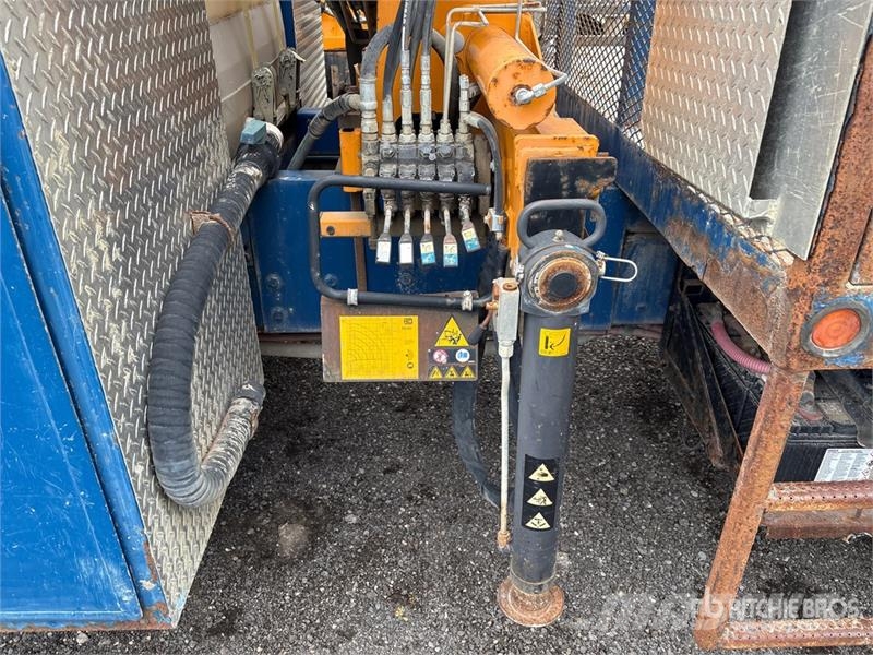 Sterling Effer 95 4S 7054 lb Knuckle Boom on Sterling Acte Kamioni sa kranom