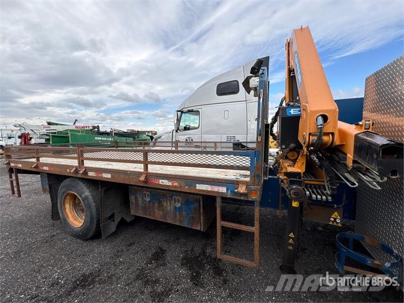 Sterling Effer 95 4S 7054 lb Knuckle Boom on Sterling Acte Kamioni sa kranom