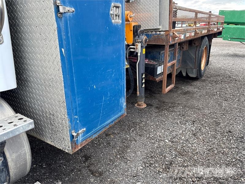 Sterling Effer 95 4S 7054 lb Knuckle Boom on Sterling Acte Kamioni sa kranom