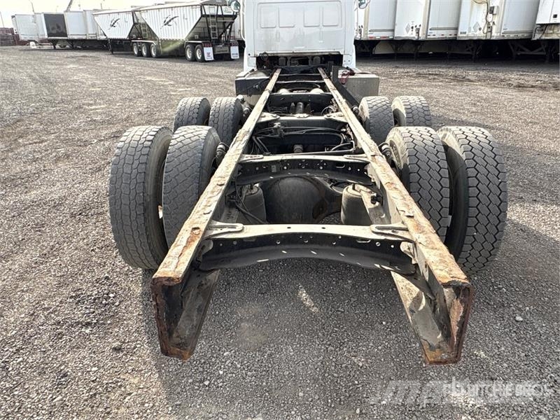 Sterling L8500 6x4 Cab and Chassis Kabine i unutrašnjost