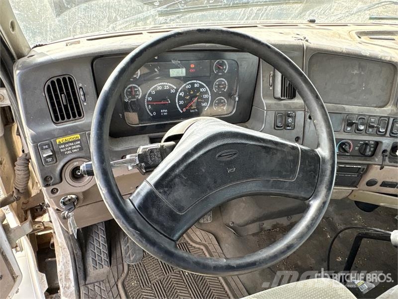 Sterling L8500 6x4 Cab and Chassis Kabine i unutrašnjost