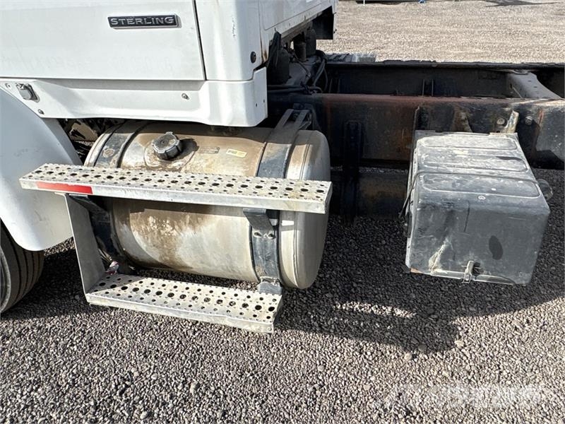 Sterling L8500 6x4 Cab and Chassis Kabine i unutrašnjost