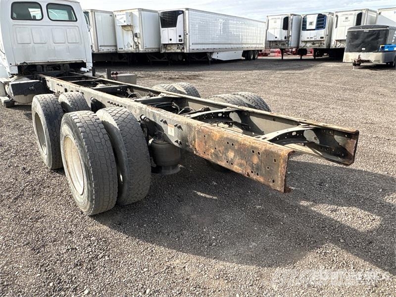 Sterling L8500 6x4 Cab and Chassis Kabine i unutrašnjost