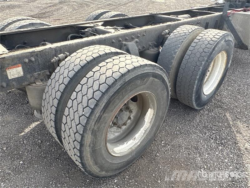Sterling L8500 6x4 Cab and Chassis Kabine i unutrašnjost
