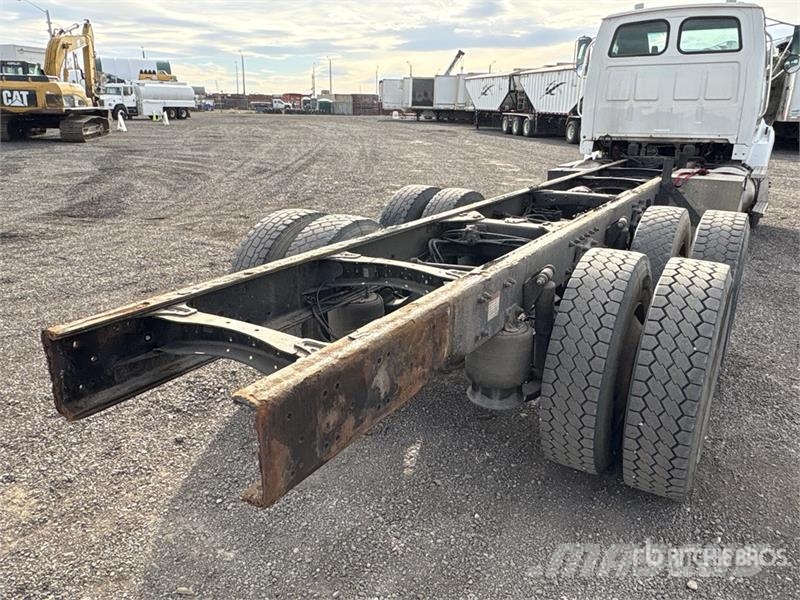 Sterling L8500 6x4 Cab and Chassis Kabine i unutrašnjost