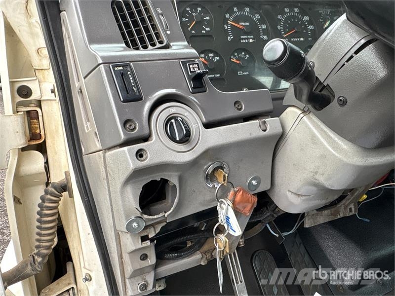 Sterling L8513 4x2 Service Truck Kommunalt / generelt kjøretøy