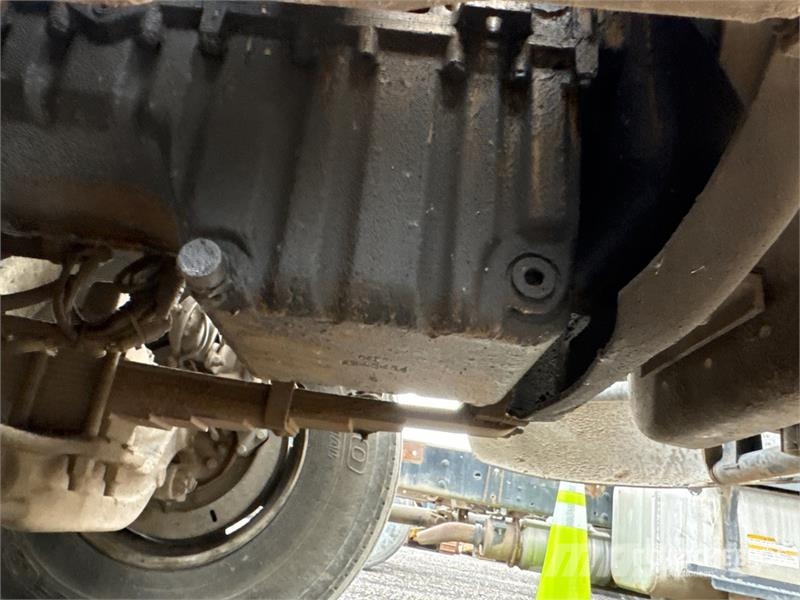 Sterling L8513 4x2 Service Truck Kommunalt / generelt kjøretøy