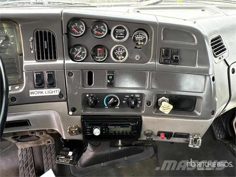 Sterling L8513 4x2 Service Truck Kommunalt / generelt kjøretøy