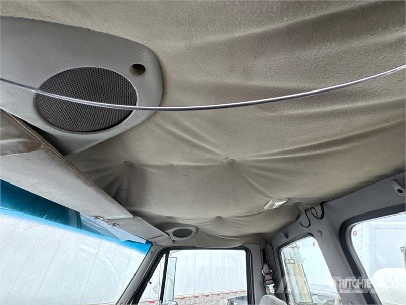 Sterling L8513 4x2 Service Truck Kommunalt / generelt kjøretøy