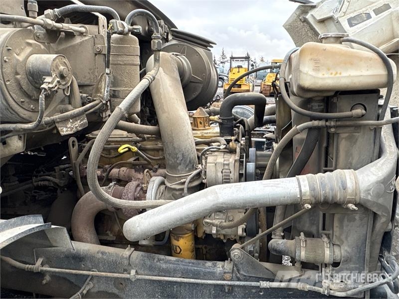 Sterling L8513 4x2 Service Truck Kommunalt / generelt kjøretøy