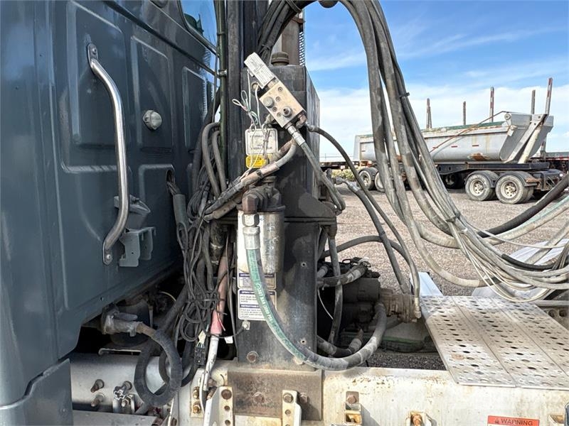 Sterling L9500 شاحنات خرسانة