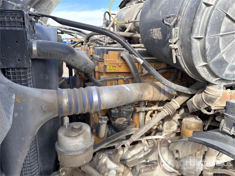 Sterling L9500 شاحنات خرسانة