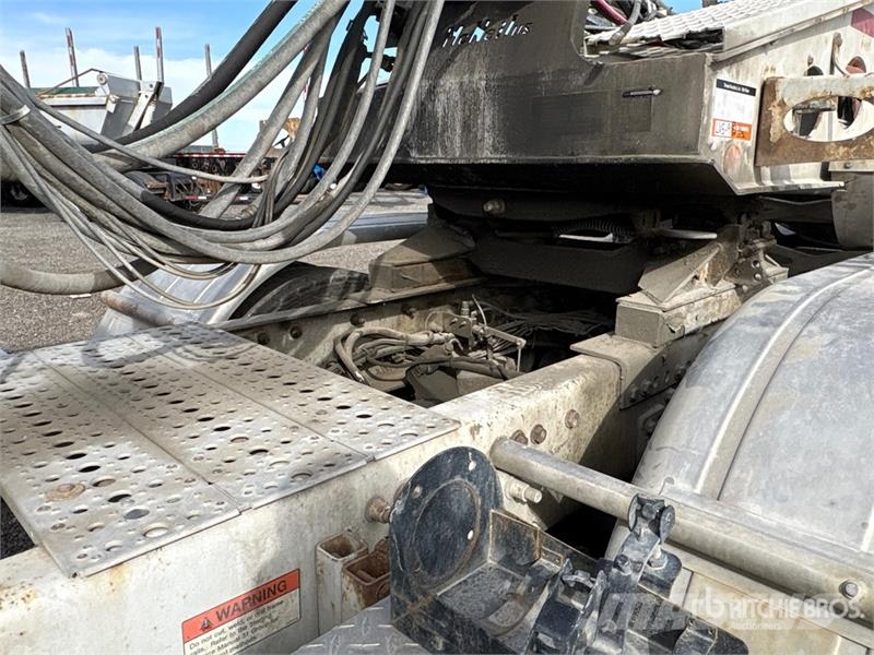 Sterling L9500 شاحنات خرسانة