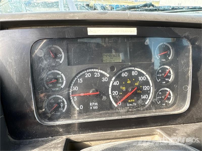 Sterling L9500 شاحنات خرسانة