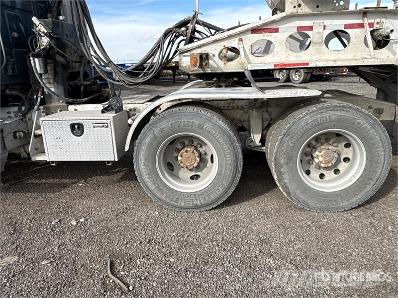 Sterling L9500 شاحنات خرسانة