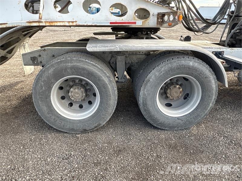 Sterling L9500 شاحنات خرسانة