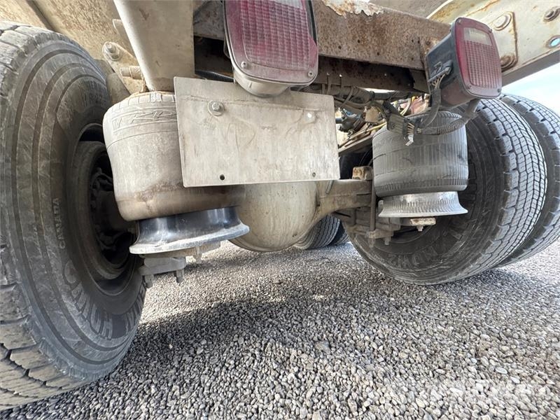 Sterling L9500 شاحنات خرسانة