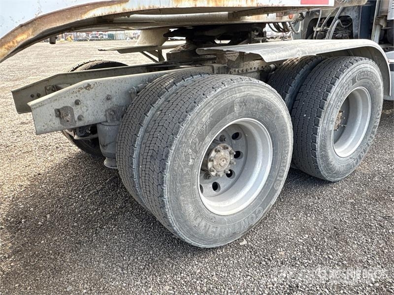 Sterling L9500 شاحنات خرسانة