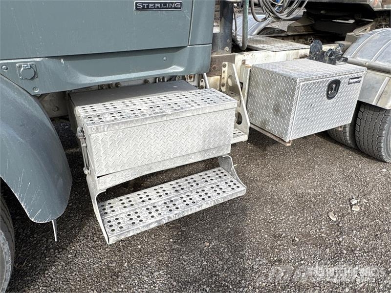 Sterling L9500 شاحنات خرسانة