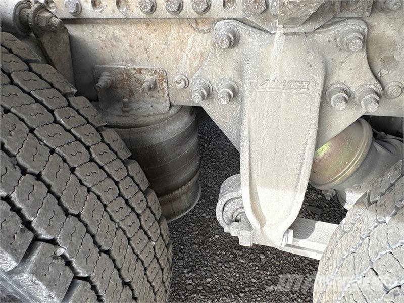 Sterling L9500 شاحنات خرسانة