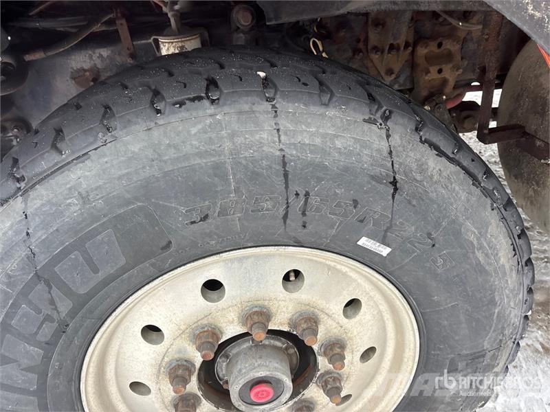 Sterling L9500 6x4 Rollback Truck Bergungsfahrzeuge