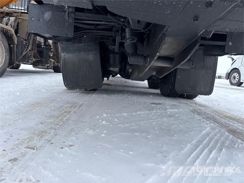 Sterling L9500 6x4 Rollback Truck Bergungsfahrzeuge